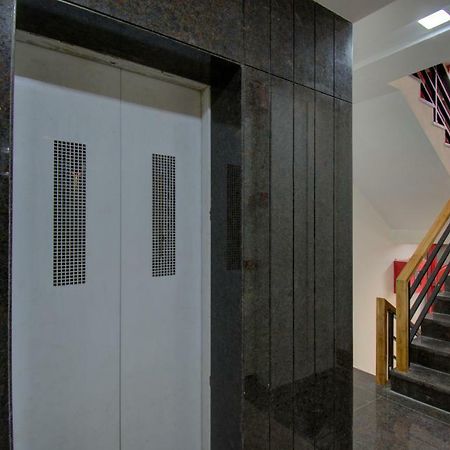 Hotel Amisha International Surate Exterior foto