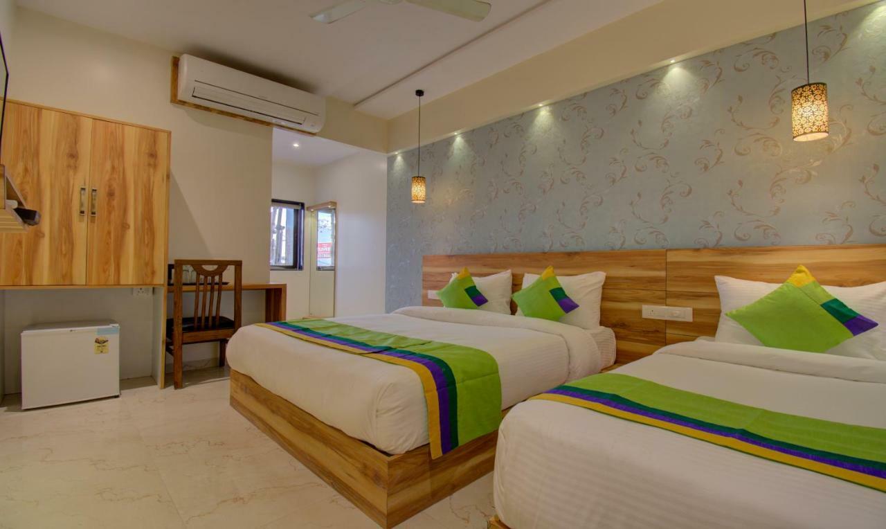 Hotel Amisha International Surate Exterior foto