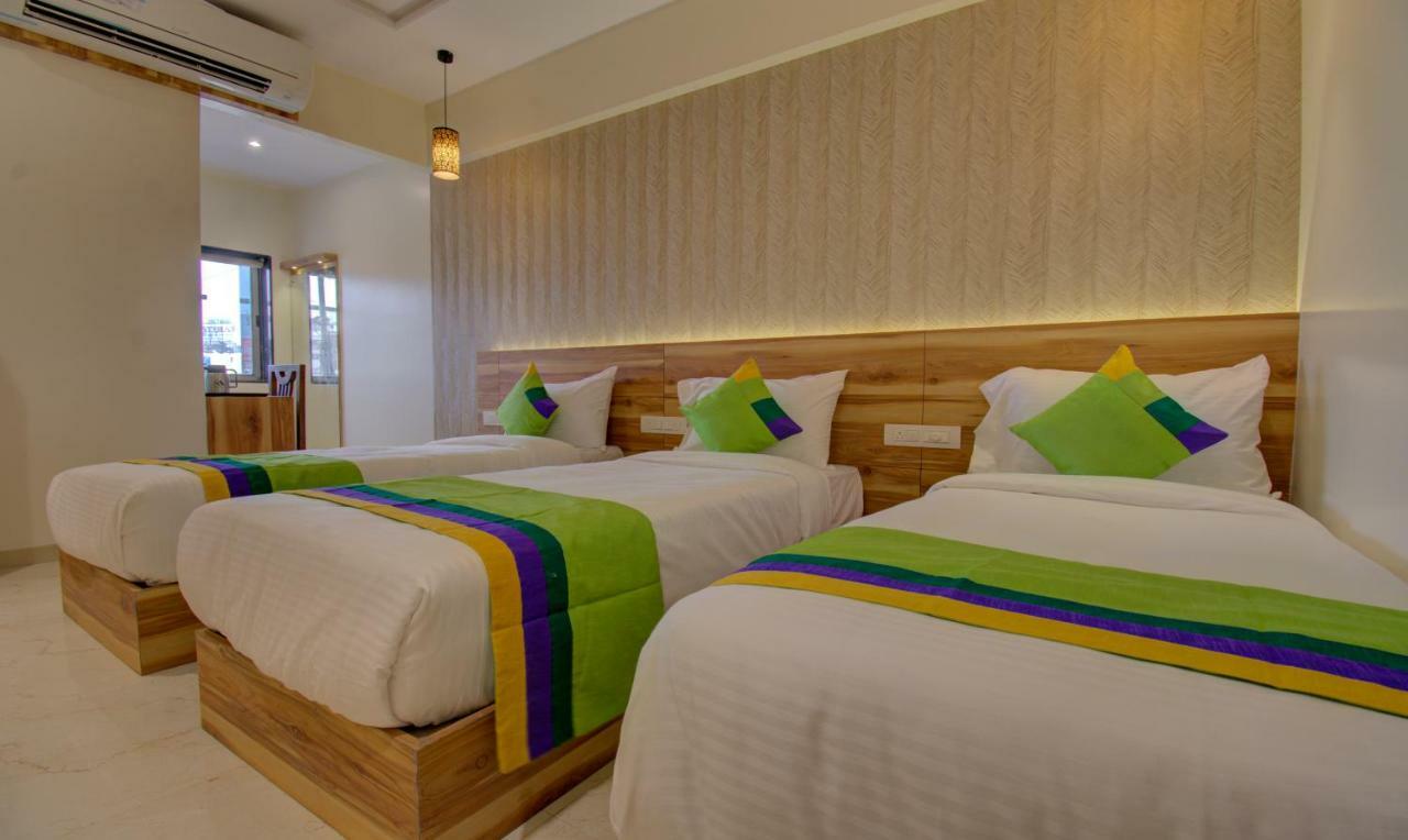 Hotel Amisha International Surate Exterior foto