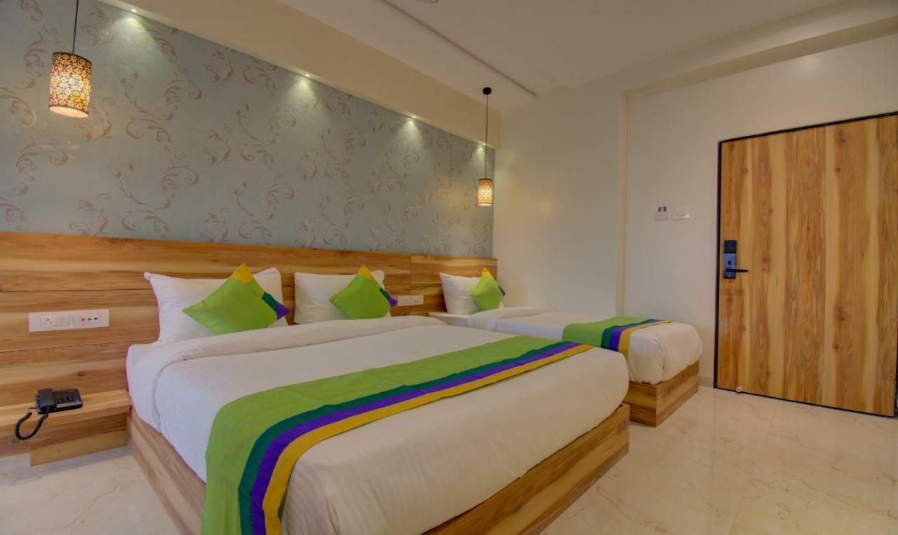 Hotel Amisha International Surate Exterior foto