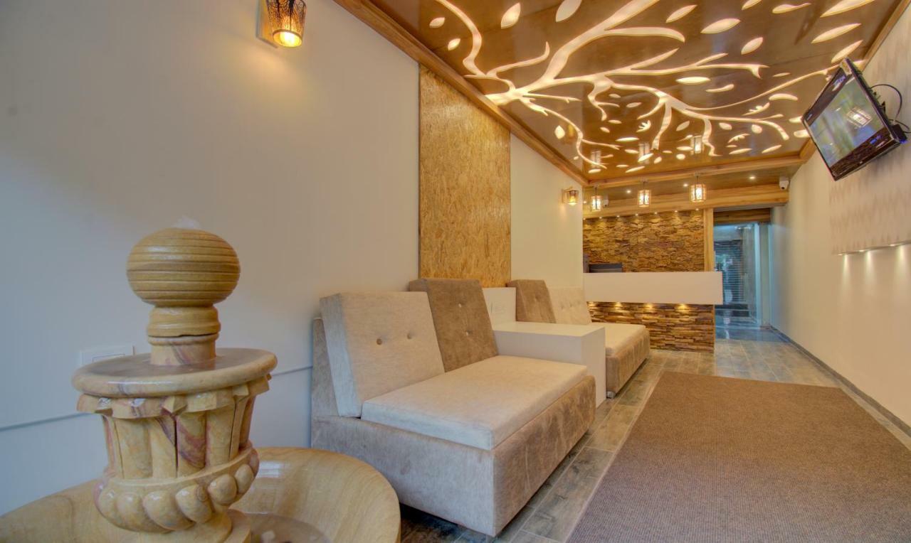 Hotel Amisha International Surate Exterior foto